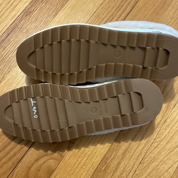 Blondo Waterproof suede slip-ons with sheerling lining, slippers & shoes! NWOT - Picture 4 of 4
